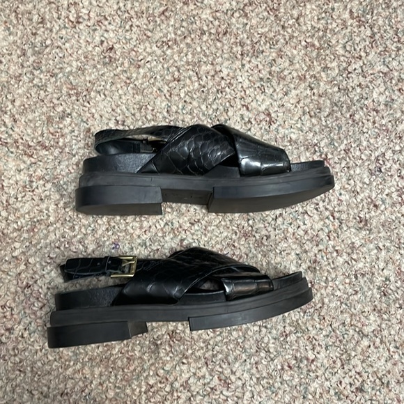 Ash Sue lug sole leather ankle strap sandals - Picture 4 of 9